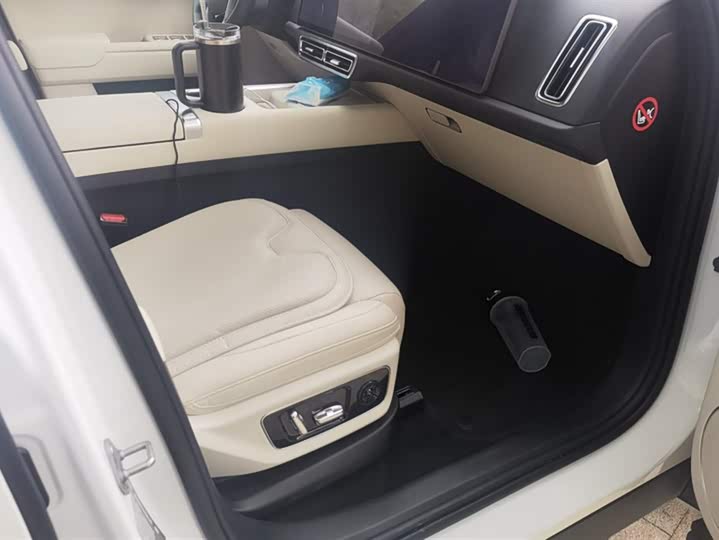 Фото 8 - LiXiang L7