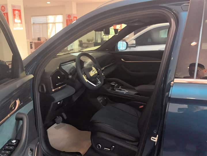 Фото 9 - Geely Monjaro