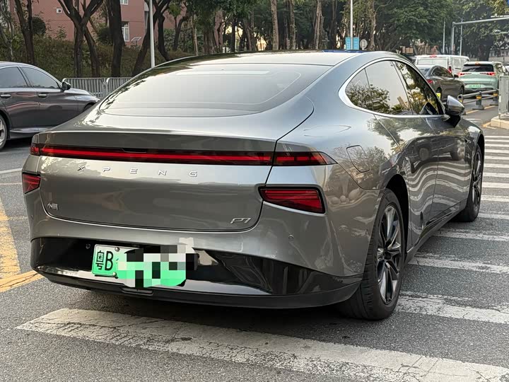 Фото 9 - XPeng P7