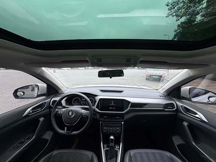 Фото 5 - Volkswagen T-Cross