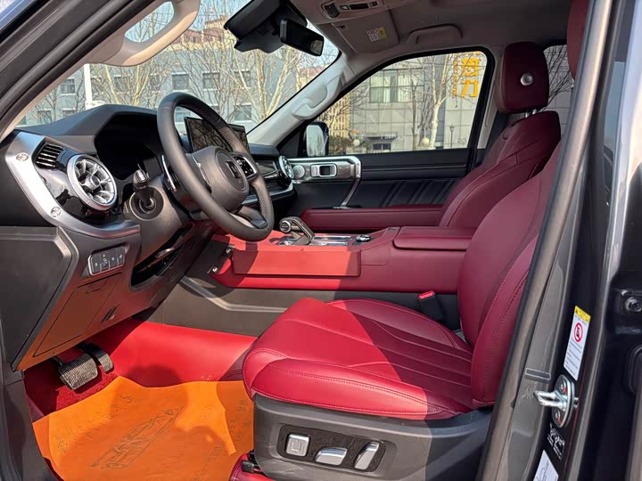 Фото 4 - Tank 400 Hybrid