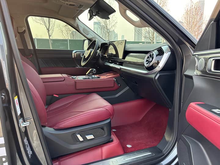 Фото 7 - Tank 400 Hybrid