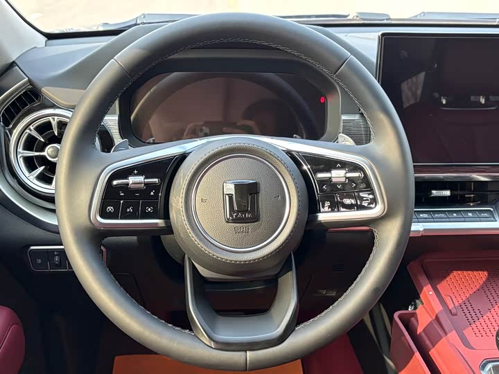 Фото 9 - Tank 400 Hybrid