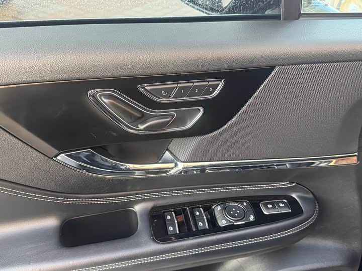 Фото 6 - Lincoln Corsair