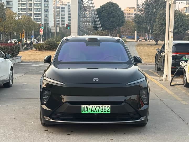 Фото 2 - Nio ES8