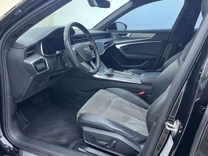 Фото 4 - Audi A6L