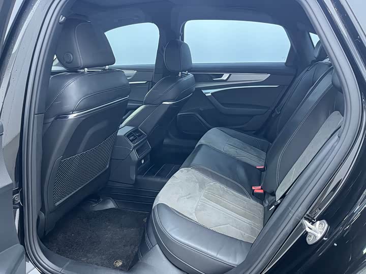 Фото 5 - Audi A6L