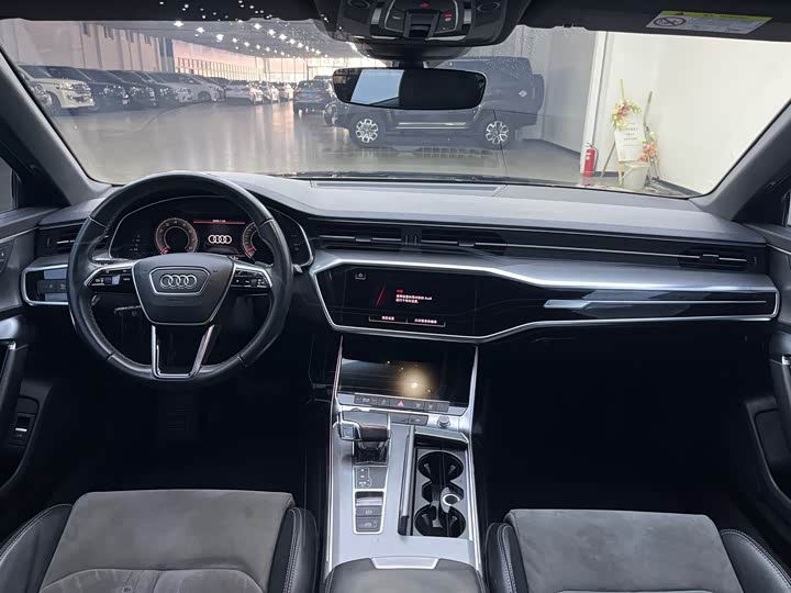 Фото 6 - Audi A6L