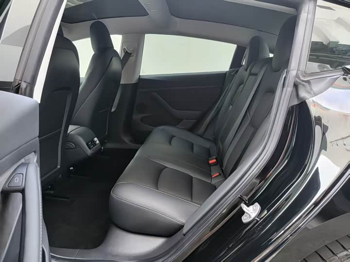 Фото 5 - Tesla Model 3