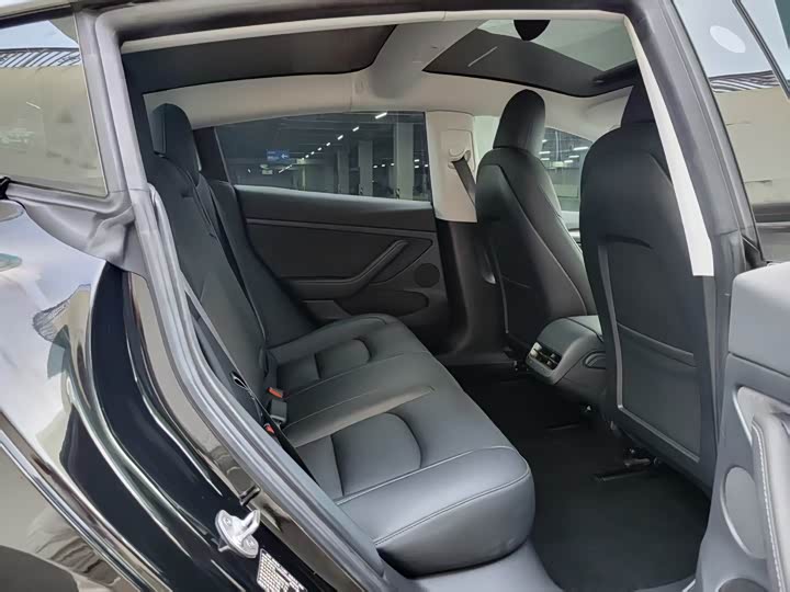 Фото 7 - Tesla Model 3