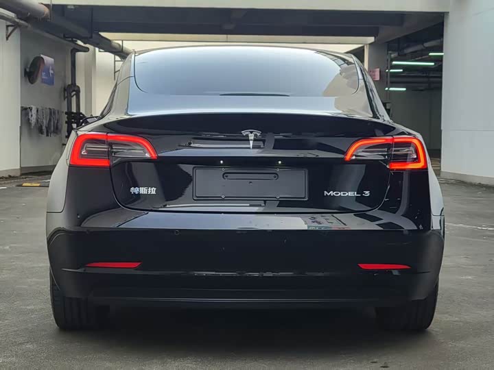 Фото 8 - Tesla Model 3