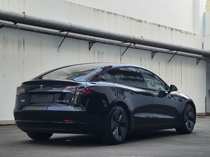 Фото 9 - Tesla Model 3