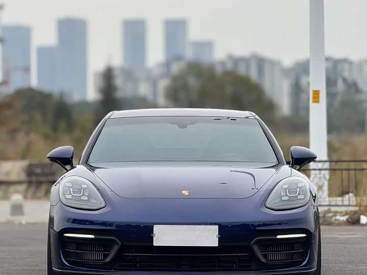 Фото 2 - Porsche Panamera