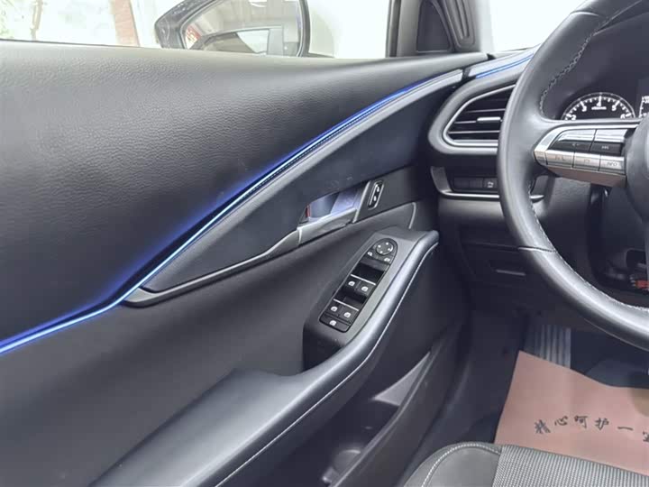 Фото 4 - Mazda CX-30