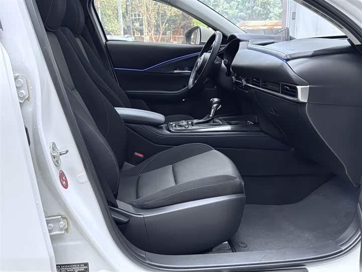 Фото 5 - Mazda CX-30