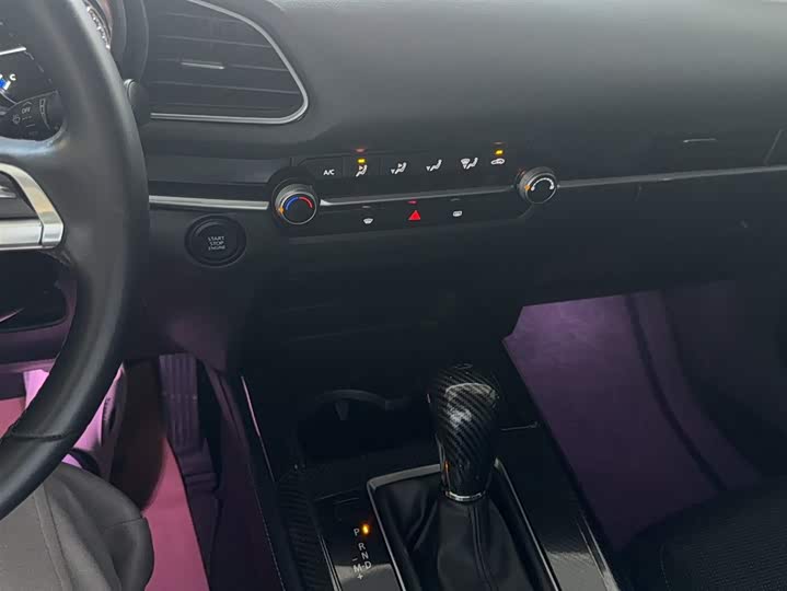 Фото 9 - Mazda CX-30