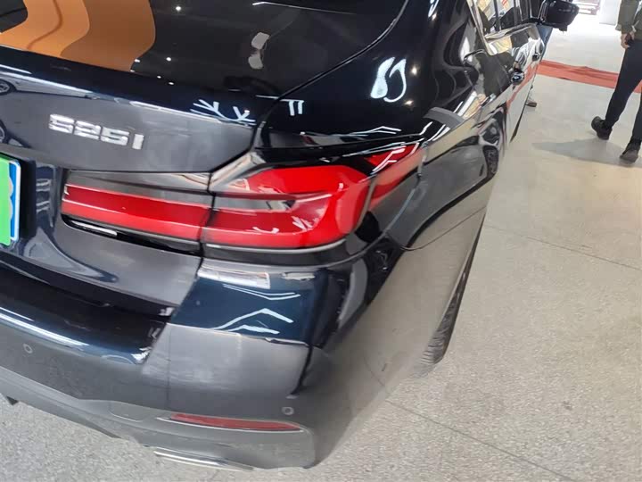 Фото 8 - BMW 5 Series