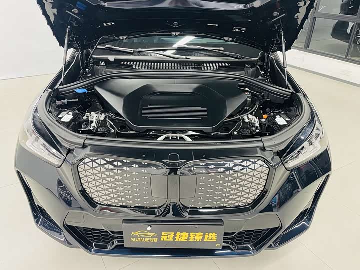 Фото 2 - BMW iX1