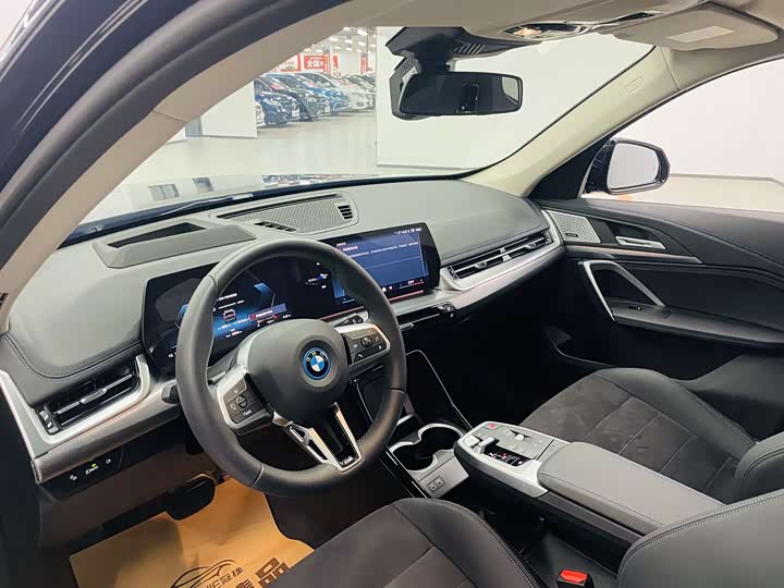 Фото 6 - BMW iX1