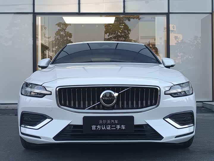 Фото 2 - Volvo S60