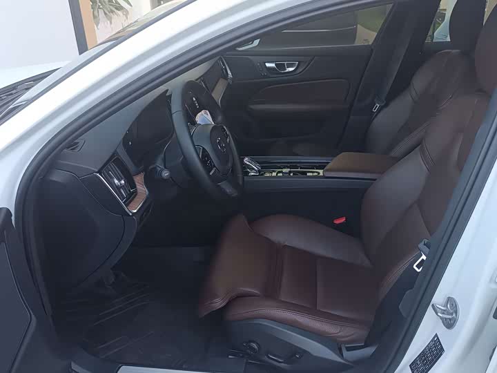 Фото 5 - Volvo S60