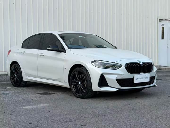 Фото 3 - BMW 1 Series