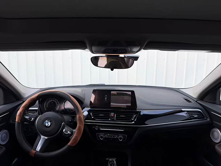 Фото 9 - BMW 1 Series