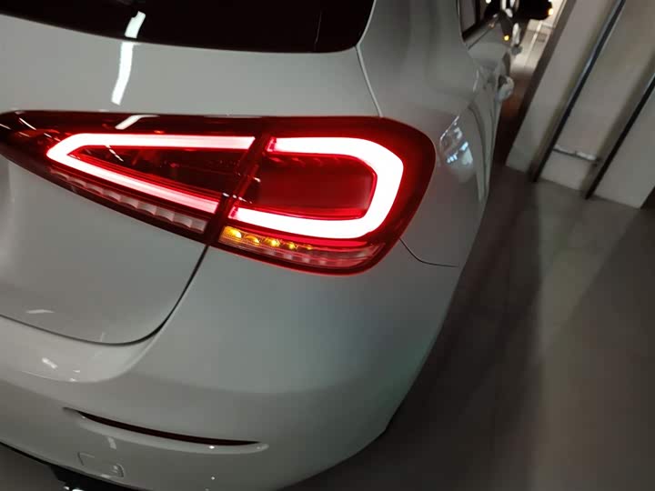 Фото 8 - Mercedes-Benz A-Class