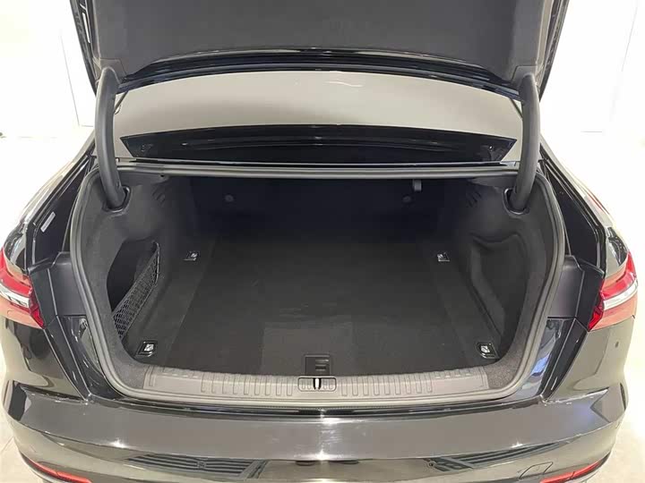 Фото 6 - Audi A6L