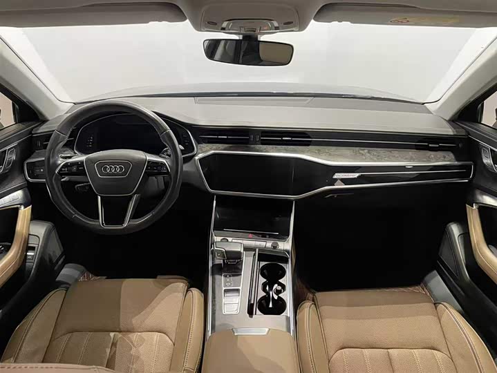 Фото 8 - Audi A6L