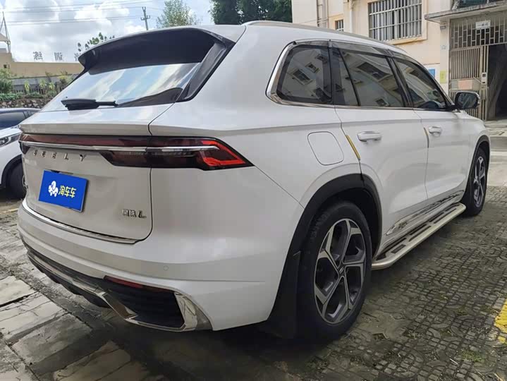 Фото 3 - Geely Monjaro