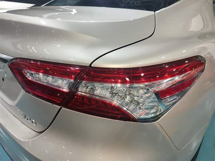 Фото 8 - Toyota Camry