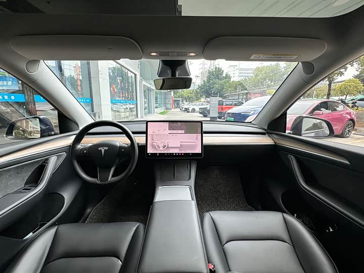 Фото 8 - Tesla Model Y