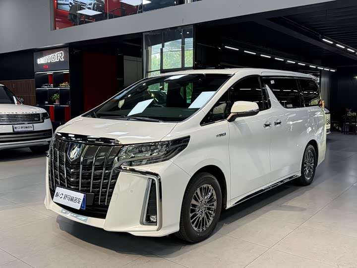 Фото 1 - Toyota Alphard