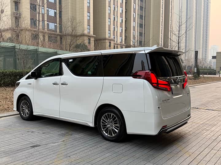 Фото 7 - Toyota Alphard