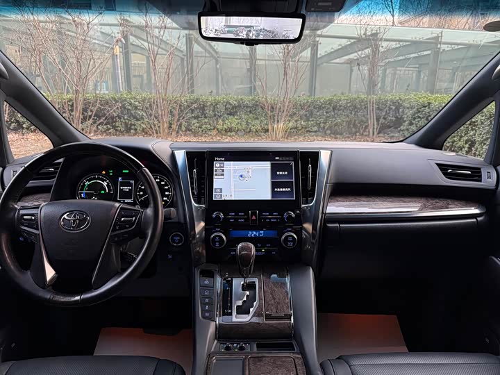 Фото 9 - Toyota Alphard