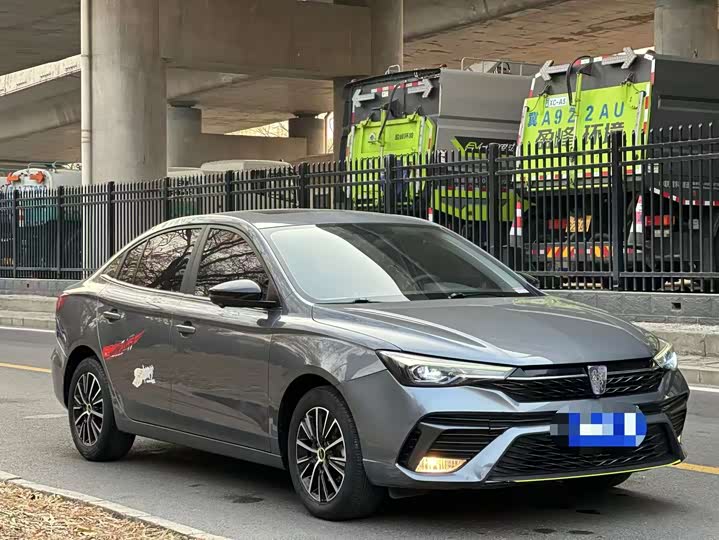 Фото 7 - Roewe i5