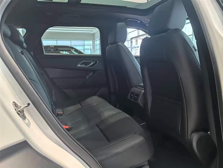 Фото 9 - Land Rover Range Rover Velar