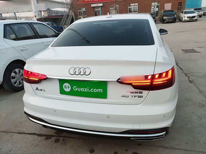 Фото 6 - Audi A4L