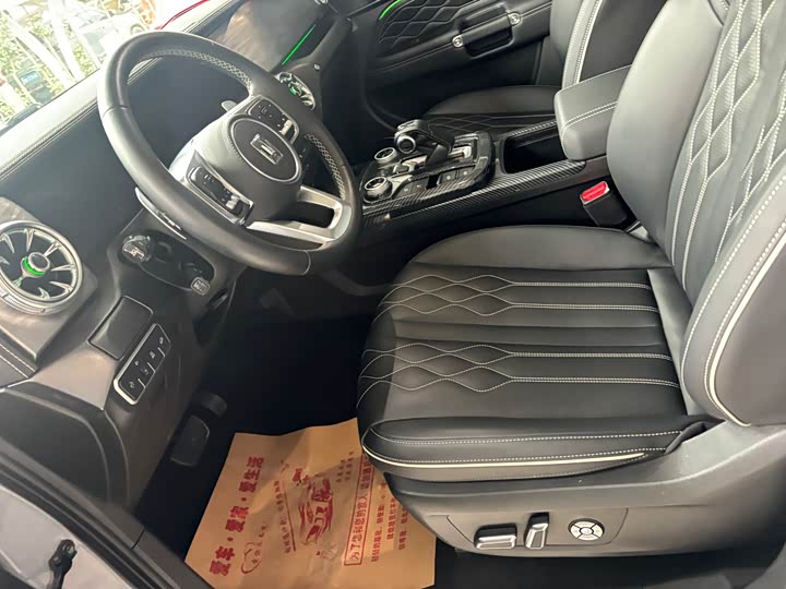 Фото 4 - Tank 300