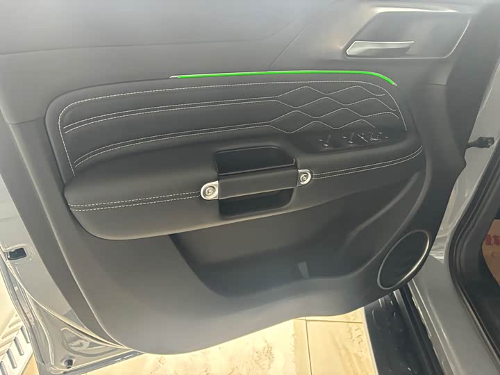 Фото 5 - Tank 300