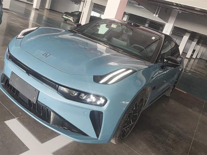 Фото 1 - Zeekr 001