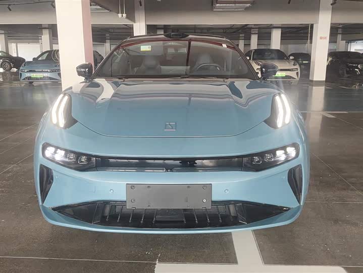 Фото 2 - Zeekr 001