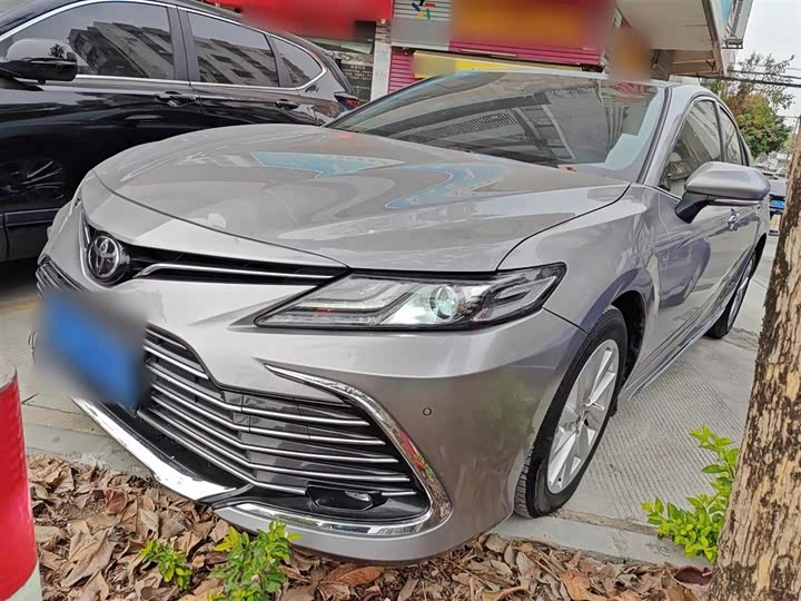 Фото 1 - Toyota Camry