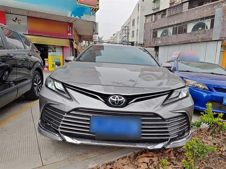 Фото 3 - Toyota Camry