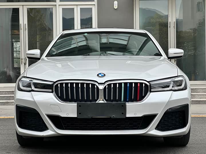 Фото 2 - BMW 5 Series