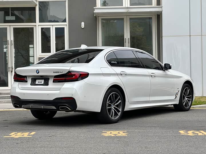 Фото 9 - BMW 5 Series