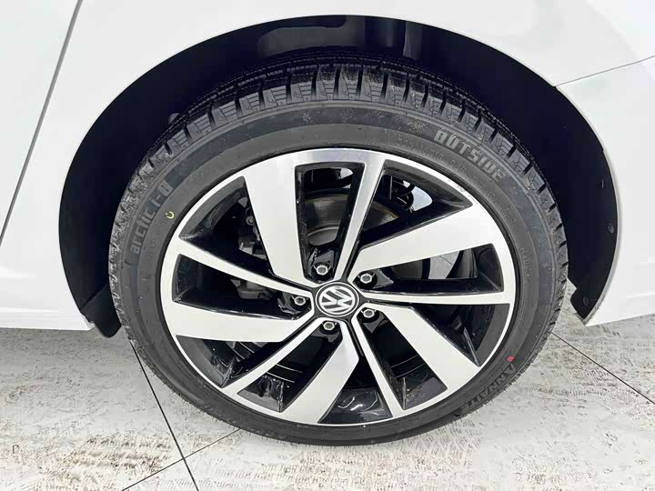 Фото 8 - Volkswagen Sagitar L