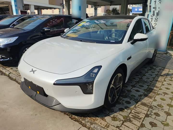 Фото 2 - XPeng Mona M03