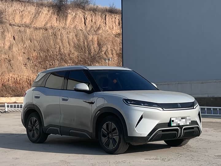 Фото 3 - BYD Yuan Up